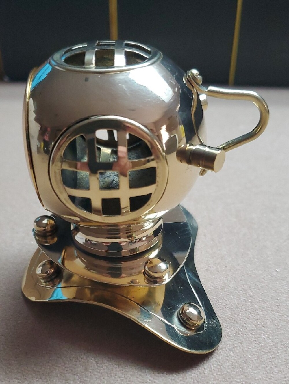 Invicta Gold Diver Helmet Clock - Picture 4 of 5